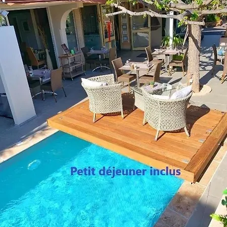 Beau Soleil מלון 3*